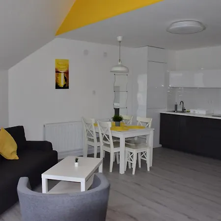 Krisz Apartman Balatonlelle Exterior photo