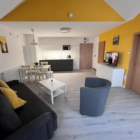 Krisz Apartman Balatonlelle Exterior photo